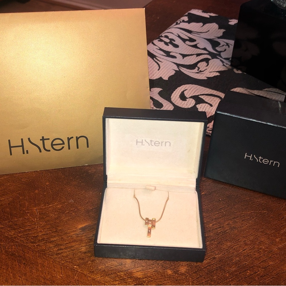 H Stern YG pendant gold/ diamond